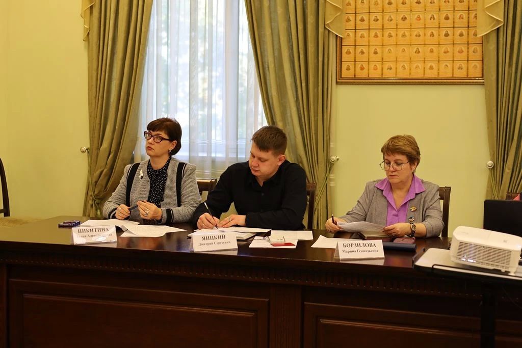 В Шахтах определены получатели именных стипендий Администрации города В Шахтах определены получатели именных стипендий Администрации города