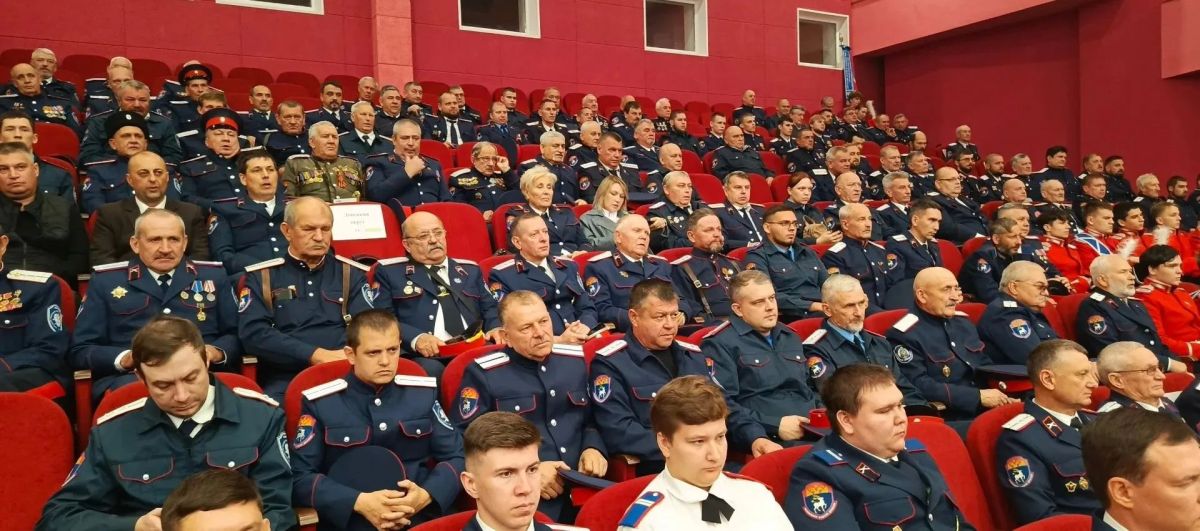 Начальник донского Главка МВД принял участие в XXXII казачьем круге в Новочеркасске Начальник донского Главка МВД принял участие в XXXII казачьем круге в Новочеркасске