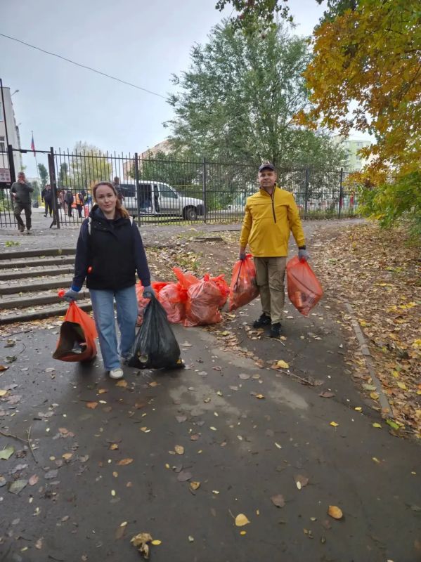 Сотрудники Минприроды приняли участие в субботнике и Дне древонасаждений! Сотрудники Минприроды приняли участие в субботнике и Дне древонасаждений!