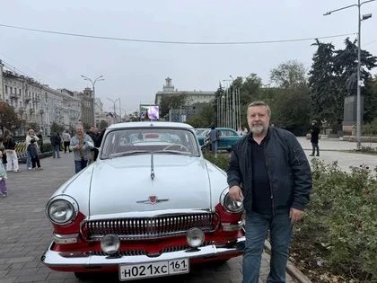 Ростовчане отметили 70-летие с начала серийного выпуска легендарной «Волги» Ростовчане отметили 70-летие с начала серийного выпуска легендарной «Волги»