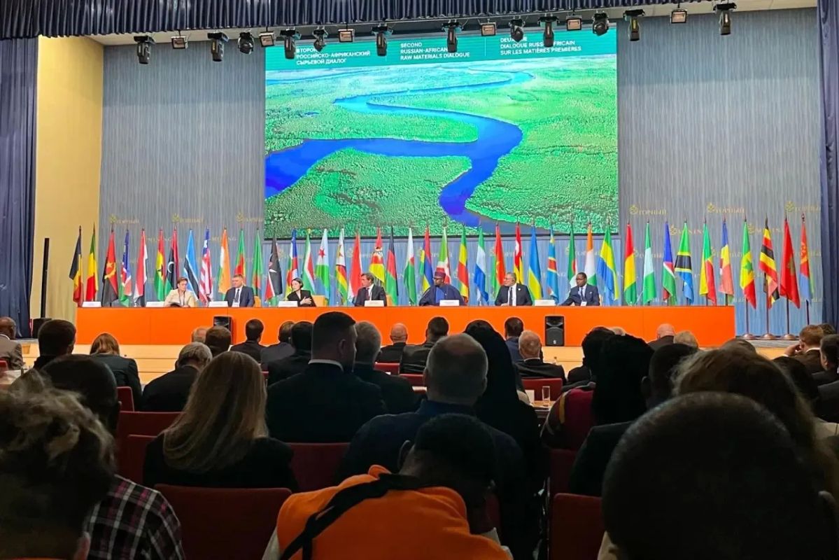 Студенты Новочеркасского политеха представили научно-технический проект на Российско-Африканском форуме-конкурсе молодых учёных «Будущие инженеры мира — основа устойчивого развития» Студенты Новочеркасского политеха представили научно-технический проект на Российско-Африканском форуме-конкурсе молодых учёных «Будущие инженеры мира — основа устойчивого развития»