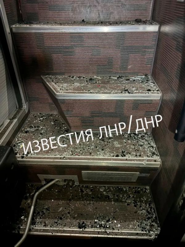 Четыре человека пострадали после атаки БПЛА на рейсовый автобус «Ростов-на-Дону — Стаханов» Четыре человека пострадали после атаки БПЛА на рейсовый автобус «Ростов-на-Дону — Стаханов»