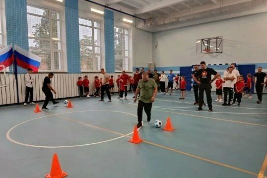 В школах города Шахты отметили День отца В школах города Шахты отметили День отца