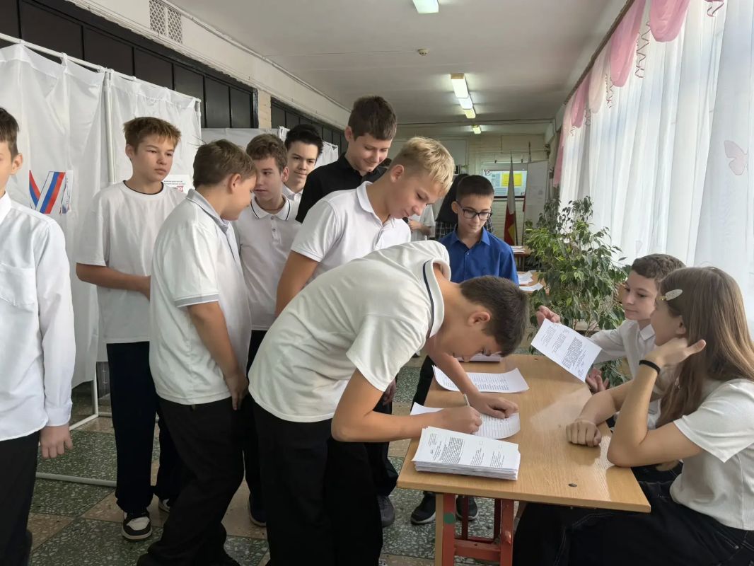 Школьники выбирают президентов Школьники выбирают президентов