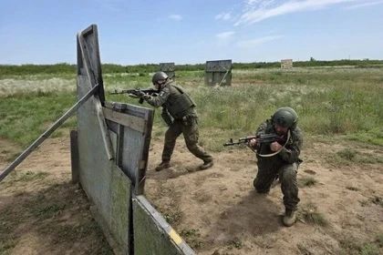 Проходят огневую подготовку и учатся оказывать первую помощь: Как новобранцы на полигонах ЮВО осваивают науку побеждать