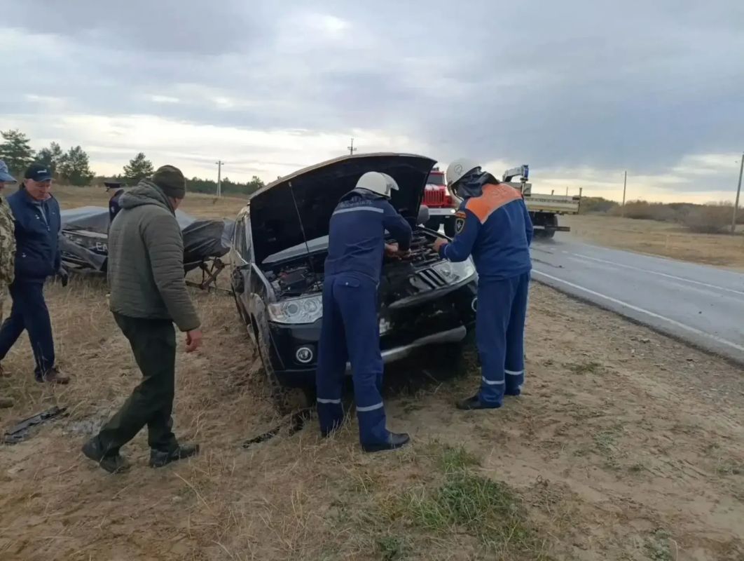 Специалисты Вешенского подразделения областной службы спасения на воде предотвратили трагедию на трассе станица Казанская — станица Вешенская Специалисты Вешенского подразделения областной службы спасения на воде предотвратили трагедию на трассе станица Казанская — станица Вешенская