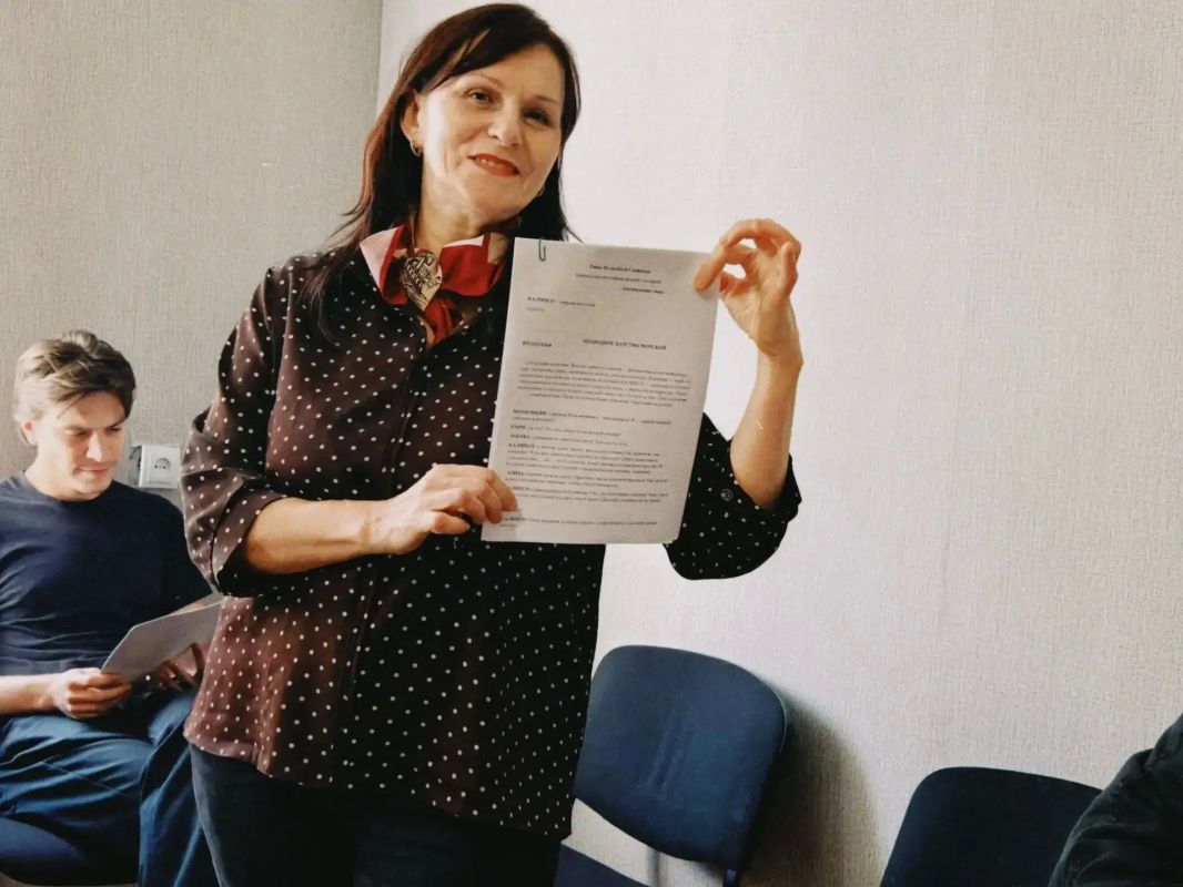 В Шахтинском драмтеатре началась подготовка к новогодней сказке В Шахтинском драмтеатре началась подготовка к новогодней сказке
