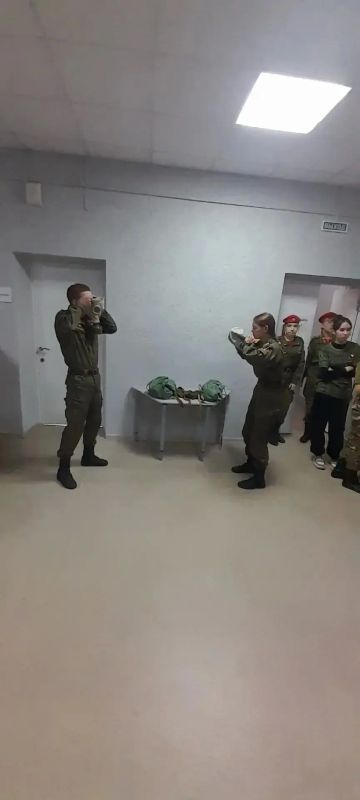 В Новочеркасске в Учебно-методическом центре военно-патриотического воспитания молодёжи «Авангард», который входит в структуру Центра воспитания и досуга «Эстетика» состоялась городская военизированная спартакиада «Юнармеец» В Новочеркасске в Учебно-методическом центре военно-патриотического воспитания молодёжи «Авангард», который входит в структуру Центра воспитания и досуга «Эстетика» состоялась городская военизированная спартакиада «Юнармеец»