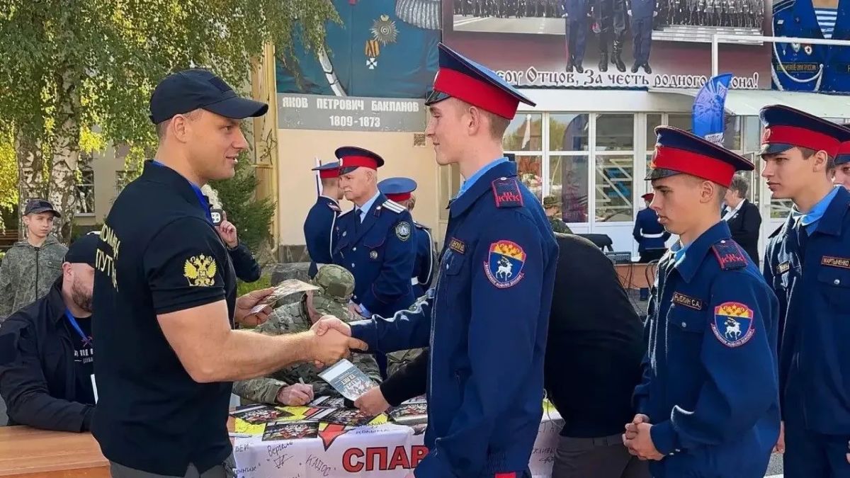 Шахтинские кадеты-баклановцы приняли эстафету героев Шахтинские кадеты-баклановцы приняли эстафету героев