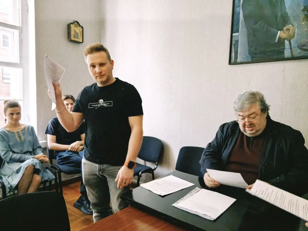 В Шахтинском драмтеатре началась подготовка к новогодней сказке
