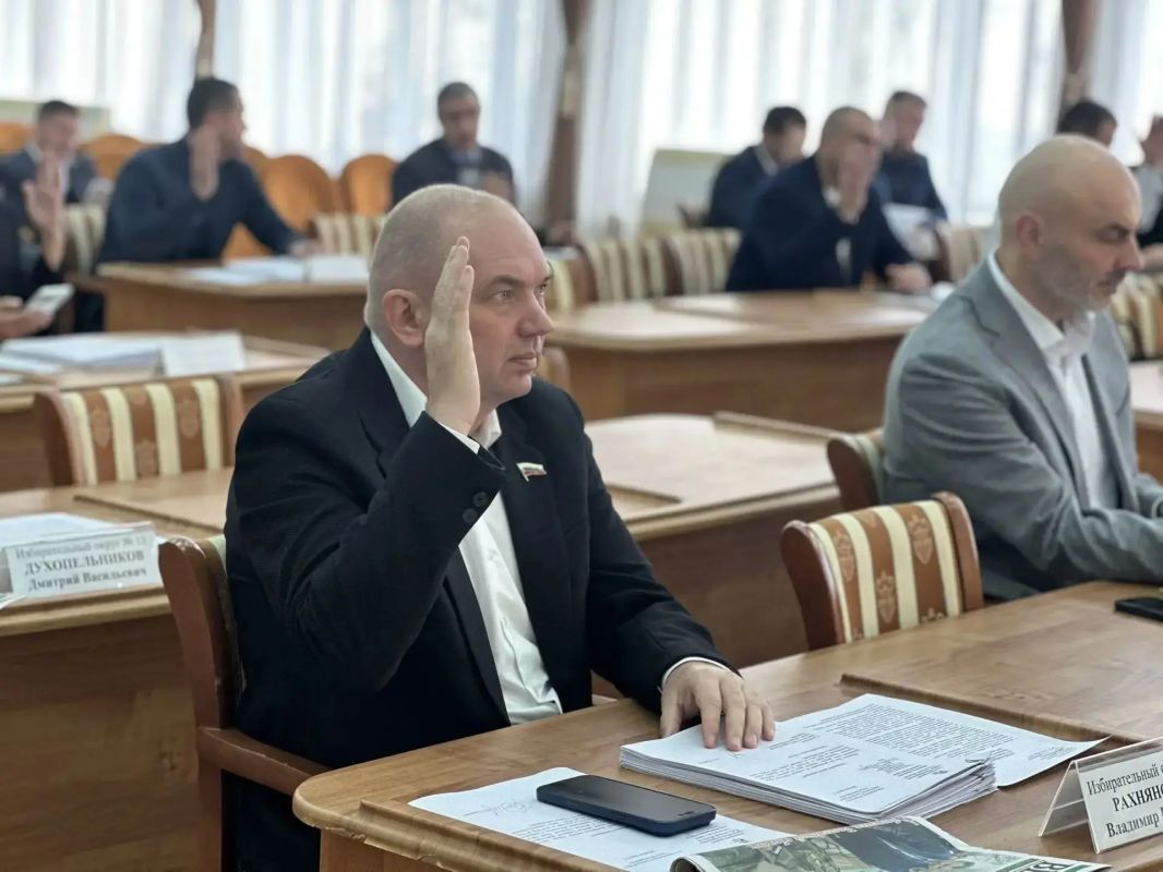 Принял участие в 18м заседании Городской Думы 8го созыва 23 октября 2026 года Принял участие в 18м заседании Городской Думы 8го созыва 23 октября 2026 года