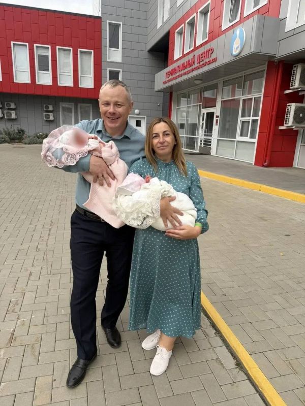 800 км на авто с новорожденными: Мама из Тамбова приехала в Ростов, чтобы родить двойню 800 км на авто с новорожденными: Мама из Тамбова приехала в Ростов, чтобы родить двойню
