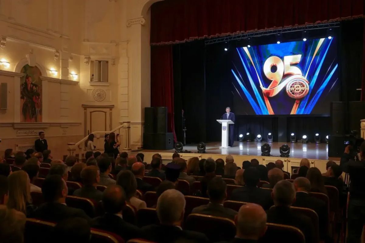 Юрий Слюсарь: Ростовскому государственному экономическому университету – 95 лет Юрий Слюсарь: Ростовскому государственному экономическому университету – 95 лет