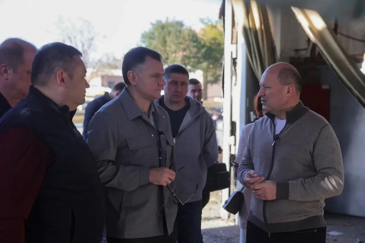 Юрий Слюсарь: Разбирались сегодня с последствиями ночной воздушной вражеской атаки Юрий Слюсарь: Разбирались сегодня с последствиями ночной воздушной вражеской атаки