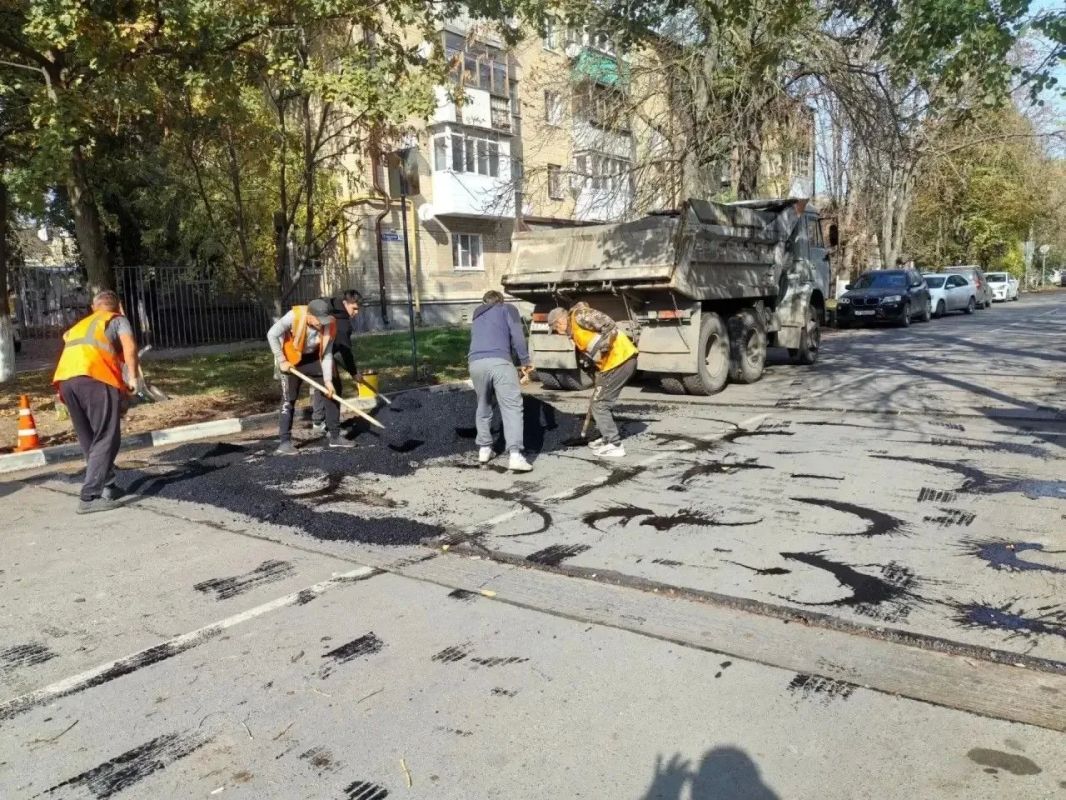 В Шахтах устанавливают новые искусственные дорожные неровности В Шахтах устанавливают новые искусственные дорожные неровности