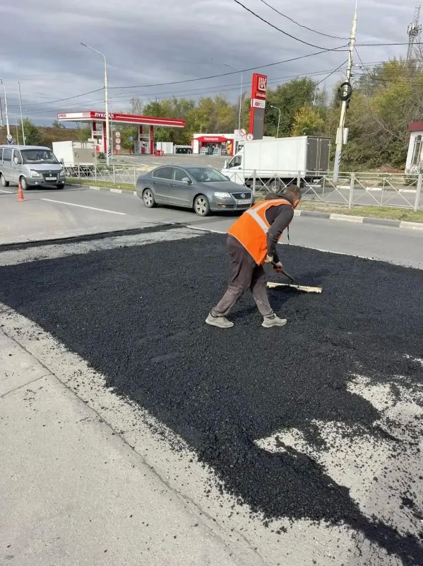 В Шахтах устанавливают новые искусственные дорожные неровности В Шахтах устанавливают новые искусственные дорожные неровности