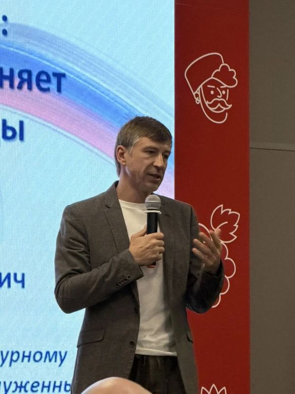 Сотрудники Управления Федерального казначейства по Ростовской области приняли участие в Просветительском интенсиве к году Единства народов в рамках форума «Дни народов Дона» Сотрудники Управления Федерального казначейства по Ростовской области приняли участие в Просветительском интенсиве к году Единства народов в рамках форума «Дни народов Дона»