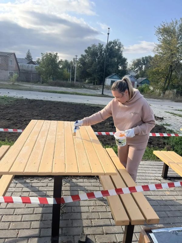 В Шахтах восстановили повреждённое имущество в сквере ДК им. Чиха В Шахтах восстановили повреждённое имущество в сквере ДК им. Чиха