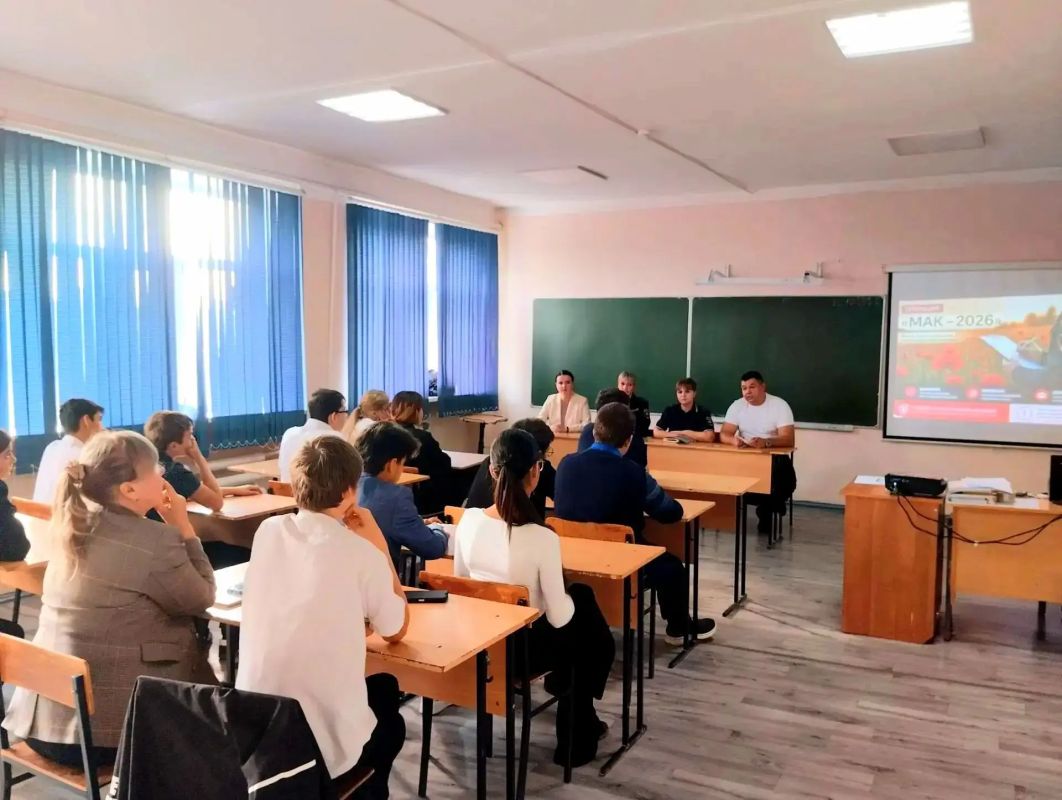 Сотрудники Морозовского отдела провели профилактическое мероприятие в школе Сотрудники Морозовского отдела провели профилактическое мероприятие в школе