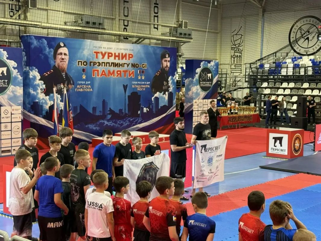 Турнир по грэпплингу No-Gi памяти Героев, командиров батальона "Спарта" Арсена Павлова и Владимира Жоги собрал в Ростове-на-Дону 500 участников, сообщил полпред президента РФ в УрФО Артем Жога Турнир по грэпплингу No-Gi памяти Героев, командиров батальона "Спарта" Арсена Павлова и Владимира Жоги собрал в Ростове-на-Дону 500 участников, сообщил полпред президента РФ в УрФО Артем Жога