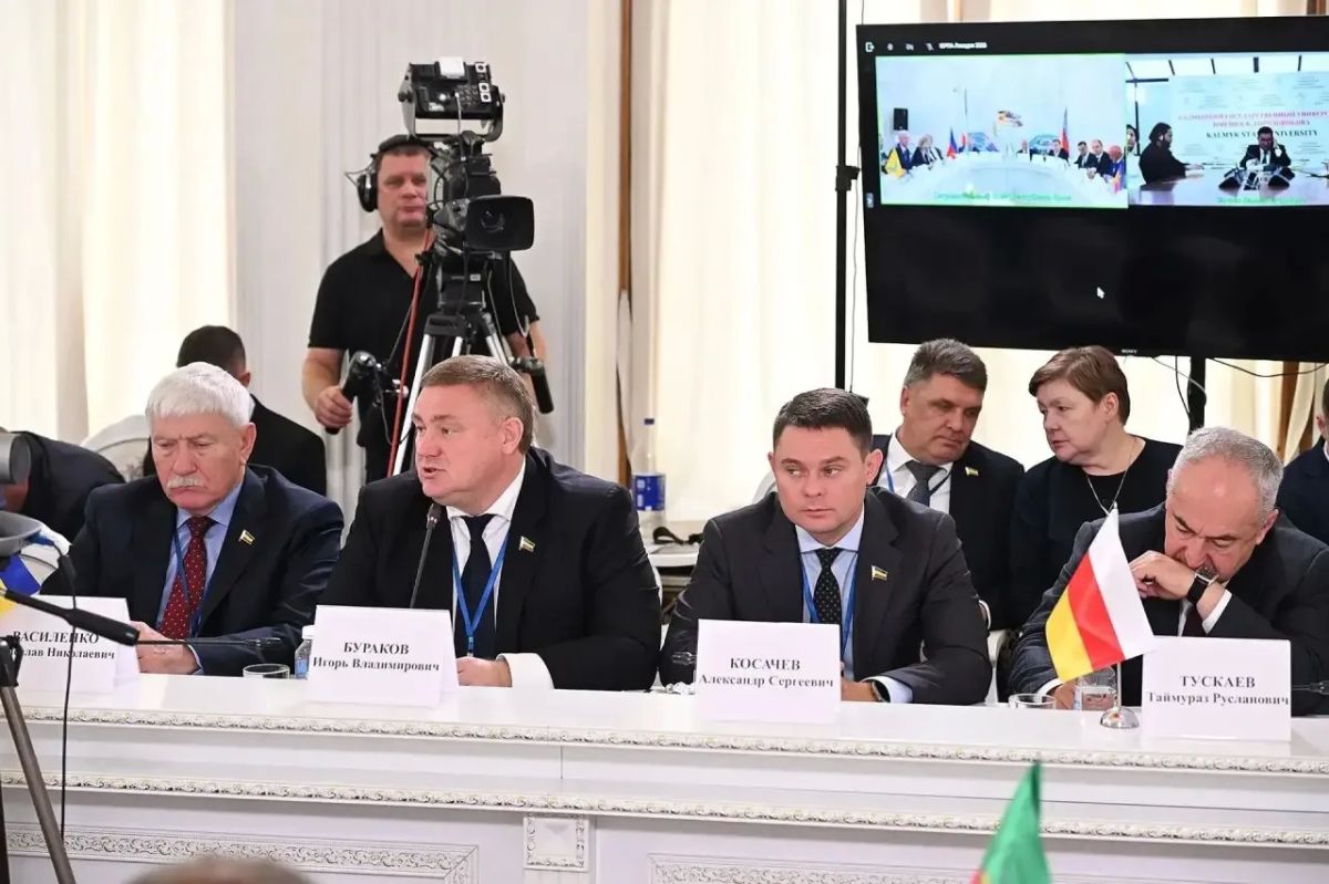 В Крыму завершилась 45-я Конференция Южно-Российской Парламентской Ассоциации В Крыму завершилась 45-я Конференция Южно-Российской Парламентской Ассоциации