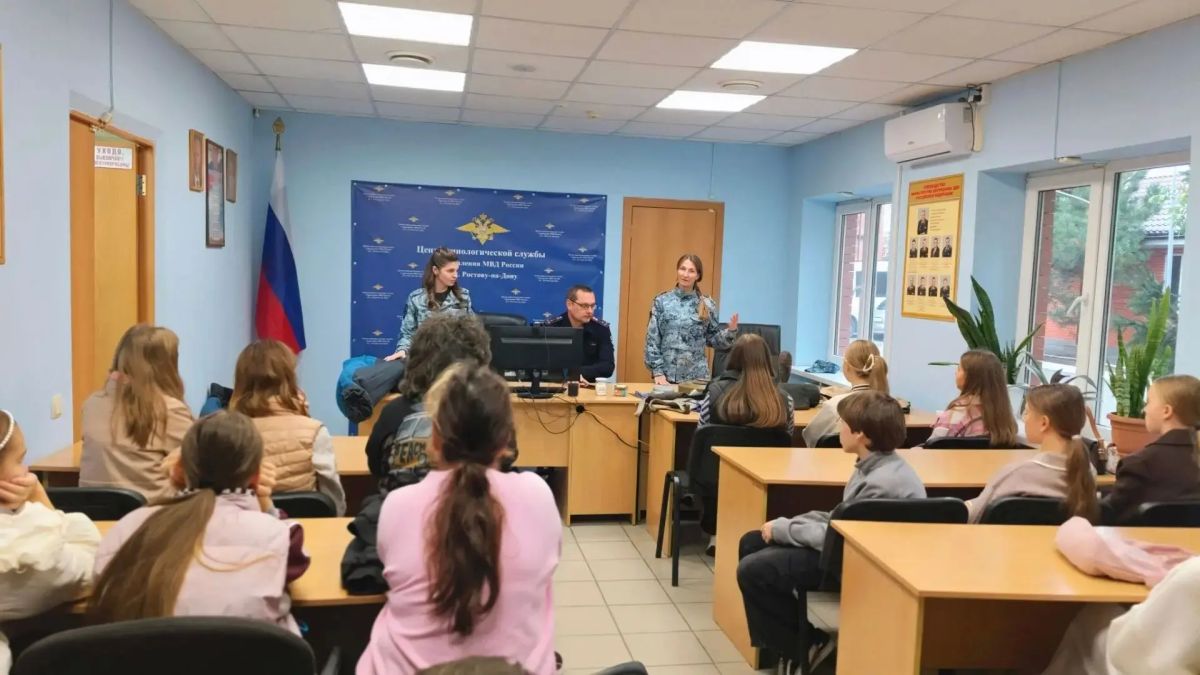 Ученики школы №65 посетили Центр кинологической службы МВД Ученики школы №65 посетили Центр кинологической службы МВД