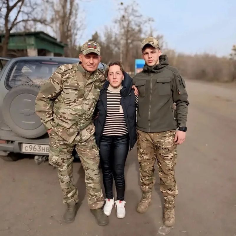 Штурмовик получил тяжелое ранение, когда вытаскивал тело погибшего отца с поля боя Штурмовик получил тяжелое ранение, когда вытаскивал тело погибшего отца с поля боя