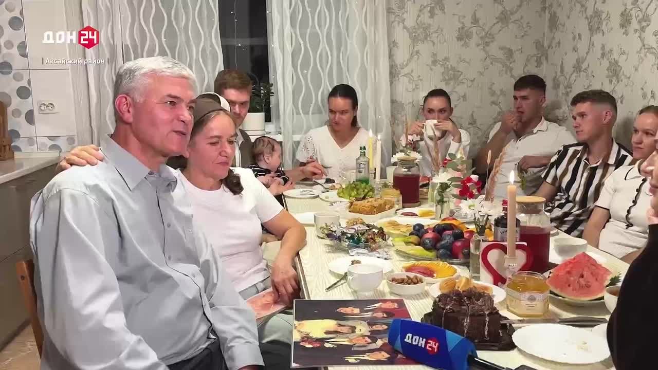 Дом, где всегда звучит музыка: история семьи с 14 детьми