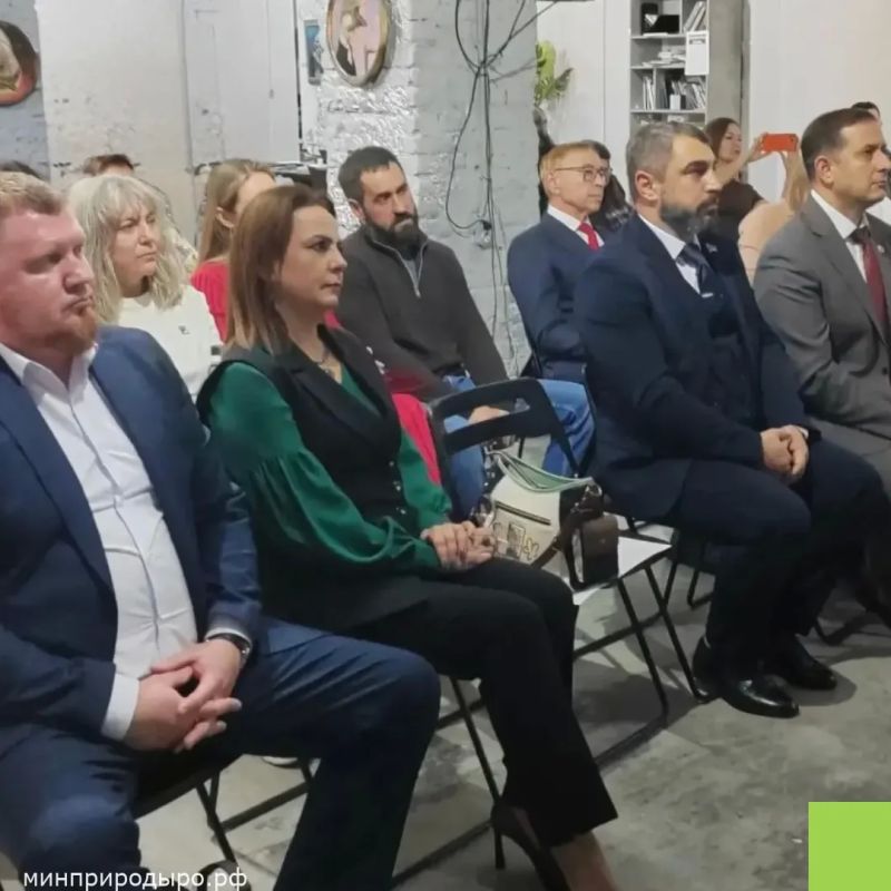 В галерее «Ростов» прошел круглый стол «Будущее малых рек и родников Ростова» В галерее «Ростов» прошел круглый стол «Будущее малых рек и родников Ростова»