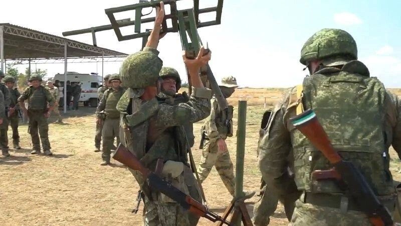 На базе одного из учебных центров Южного военного округа завершился курс подготовки операторов FPV-дронов-перехватчиков На базе одного из учебных центров Южного военного округа завершился курс подготовки операторов FPV-дронов-перехватчиков