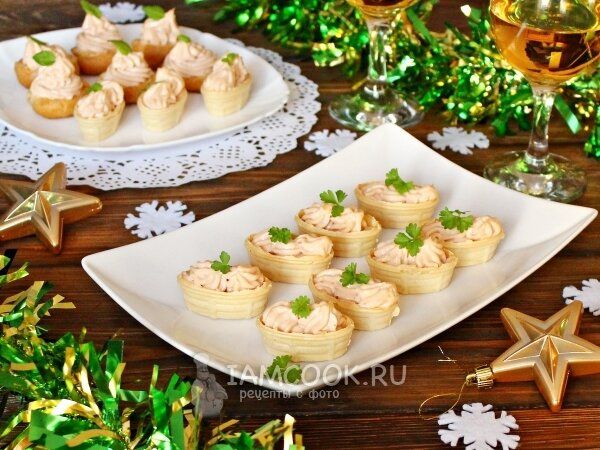 Вкусные старты: незаменимые намазки для новогоднего стола
