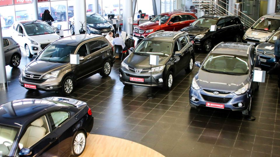 Почему почти новые автомобили оказываются на продаже: секреты