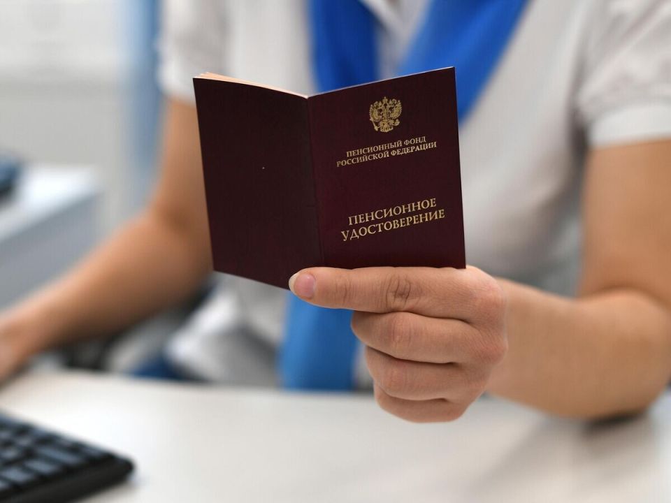 Как зарплата в 100 тысяч рублей влияет на пенсионные баллы