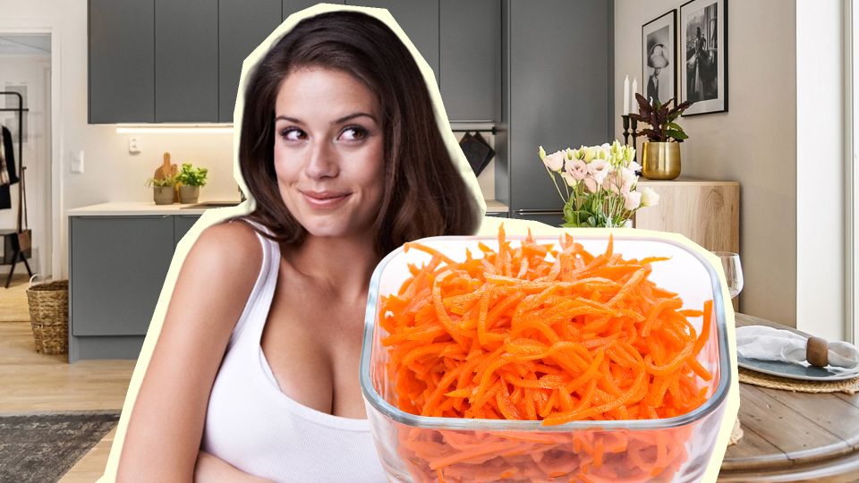 Пикантный салат с морковью по-корейски: вместо курицы и колбасы в него добавляют эти продукты