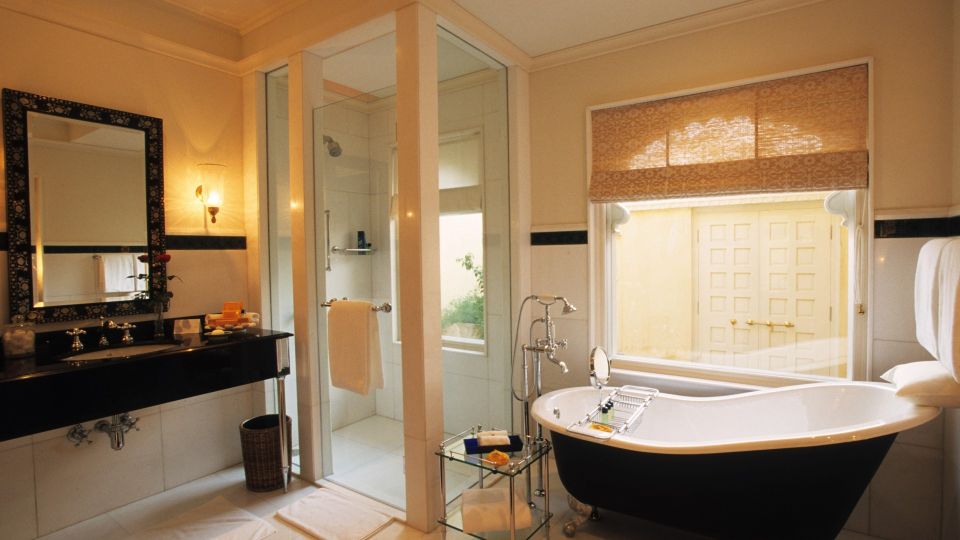 Спрятать это куда подальше: как облагородить вид ванной комнаты