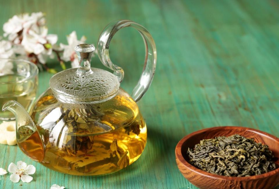 Польза и риски: как чрезмерное потребление зеленого чая влияет на здоровье