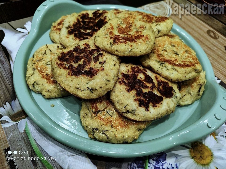 Оладьи из цветной капусты: простое и аппетитное угощение