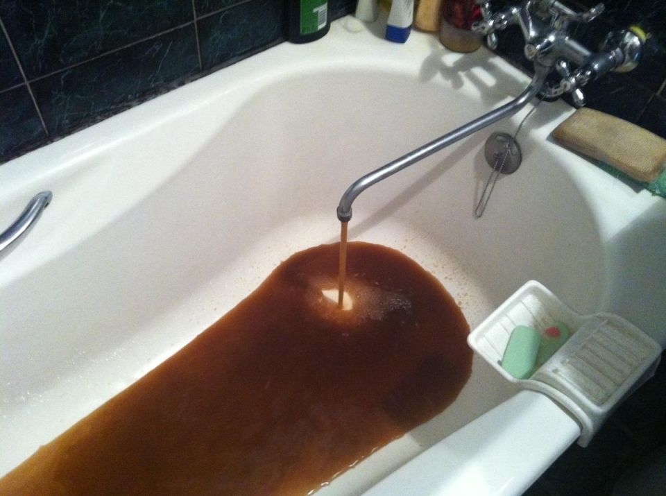 Жительница Костромской области выиграла суд против водоканала из-за ржавой воды