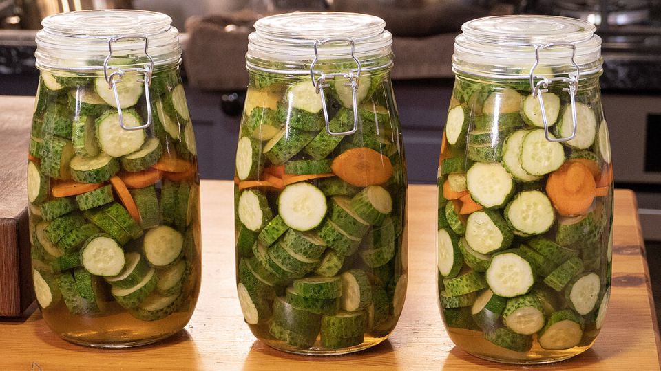 Уникальный рецепт маринованных огурцов с виски: откройте новые вкусы этот зимний сезон