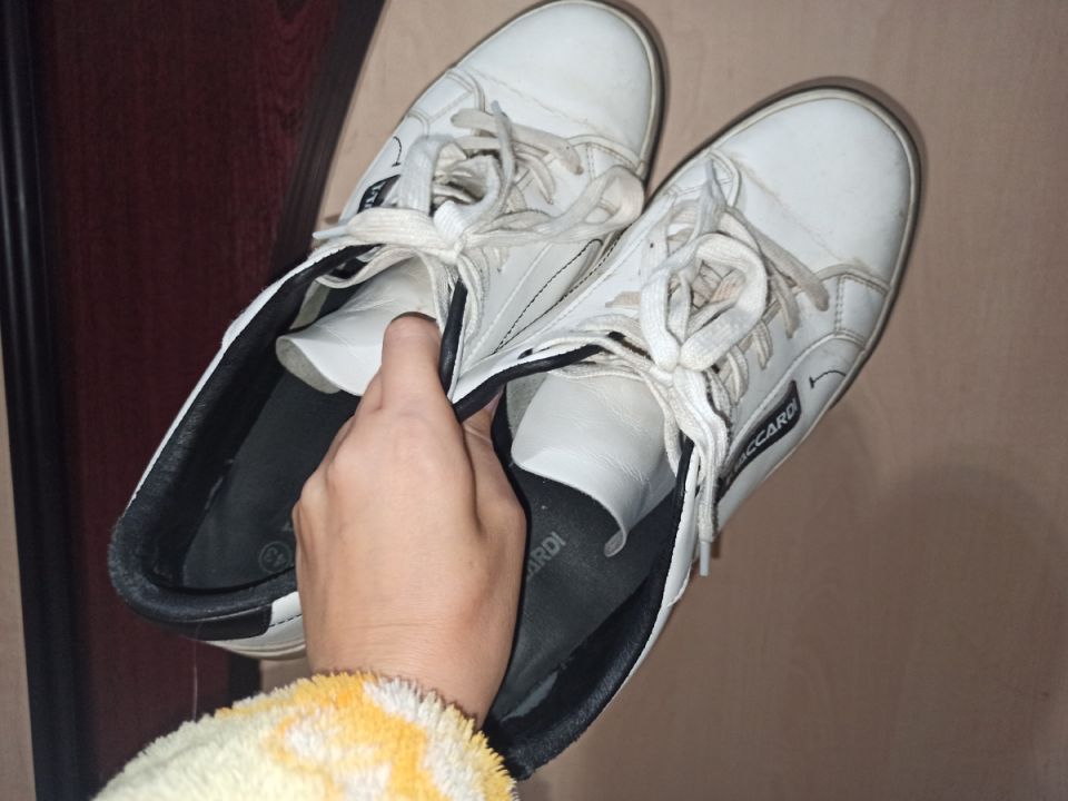 Как эффективно избавиться от запаха в обуви: практические советы