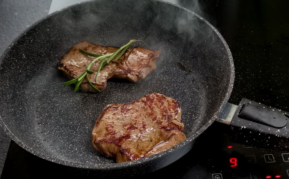 Идеальный стейк на индукционной плите: секреты от шефа