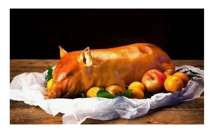 История запечённого поросёнка: как он стал символом русских праздников