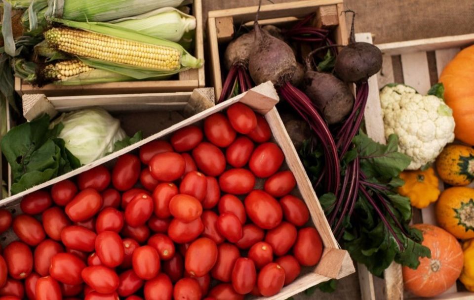 Сезонные овощи и фрукты: когда и что покупать для максимального вкуса и экономии