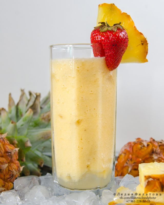 Сладкое наслаждение летнего коктейля с ананасом и бананом