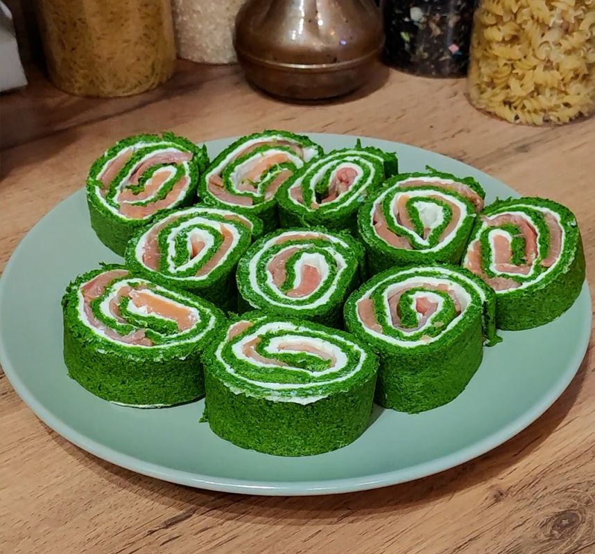 Вкусные шпинатные рулетики с рыбой, которые удивят ваших гостей