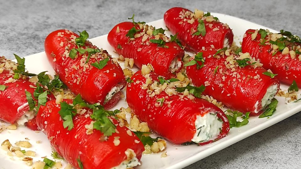 Яркие рулетики из болгарского перца: идеальная закуска для любого праздника