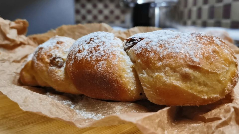 Зачем покупать, если можно приготовить дома: два простых рецепта пышных булочек