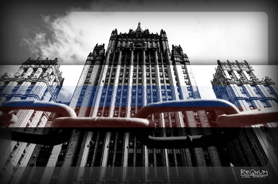 Недружественные страны закрыли 22 российских учреждения за время СВО