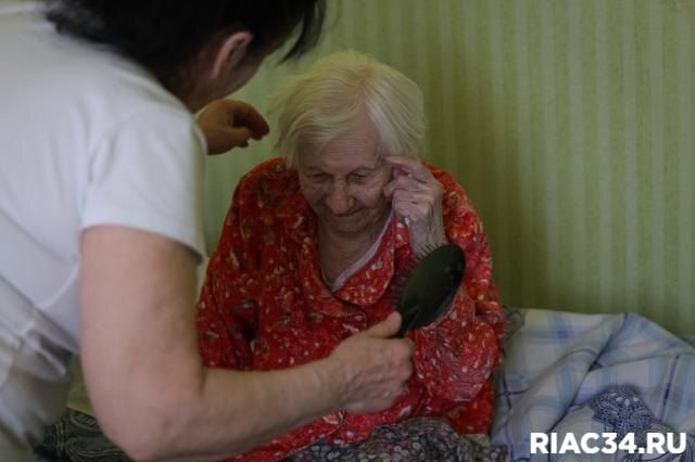 Как уход за нетрудоспособными гражданами влияет на пенсионный стаж