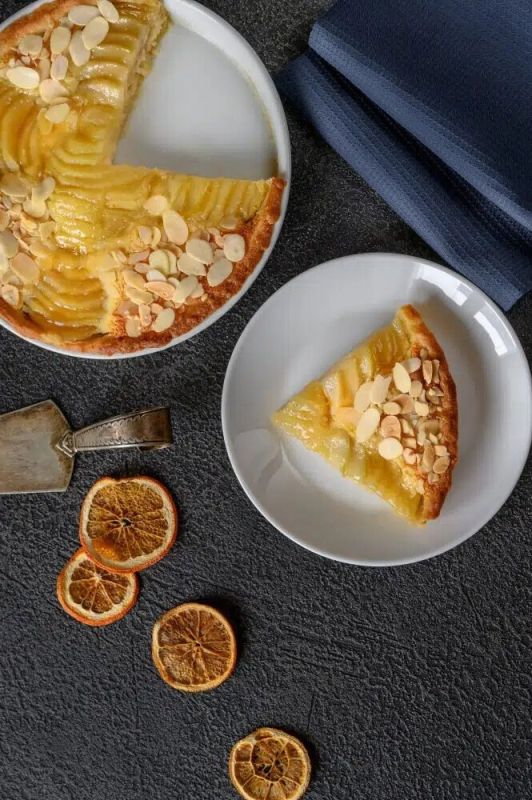 Вкусный французский пирог с грушами и сыром для уютного вечера